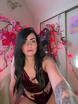 Snapshot of ValayaNoire chatting on February 13, 2026, 7:03 pm ValayaNoire online show from February 13, 2026, 7:03 pm