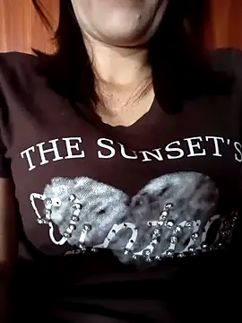 Snapshot of Hini68 chatting on February 27, 2026, 2:56 am Hini68 online show from February 27, 2026, 2:56 am