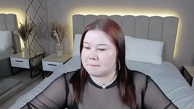 Snapshot of EvaNova_ chatting on May 8, 2026, 10:52 am EvaNova online show from May 8, 2026, 10:52 am