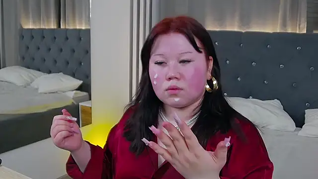 EvaNova  online show from December 18, 2025, 4:39 am