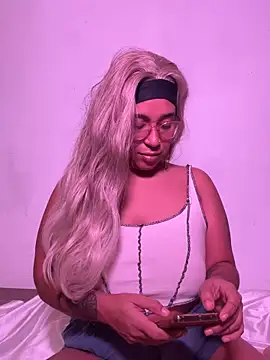 CaneliitaBlaze online show from November 11, 2025, 11:27 am