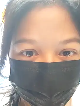 Snapshot of StrayedForename chatting on April 9, 2026, 9:37 am StrayedForename online show from April 9, 2026, 9:37 am