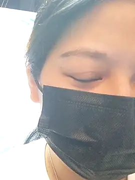 Snapshot of StrayedForename chatting on April 10, 2026, 11:17 am StrayedForename online show from April 10, 2026, 11:17 am