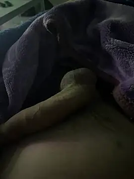 groschibre40100 online show from February 19, 2026, 12:40 am