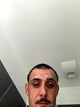 groschibre40100 online show from November 16, 2025, 10:53 am