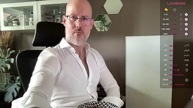 Snapshot of the_new_fit_rubinho chatting on May 7, 2026, 7:45 am the new fit rubinho online show from May 7, 2026, 7:45 am
