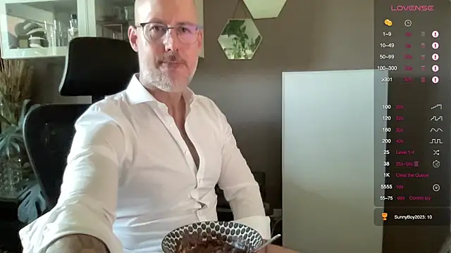 Snapshot of the_new_fit_rubinho chatting on April 30, 2026, 7:59 am the new fit rubinho online show from April 30, 2026, 7:59 am