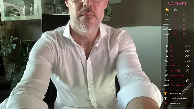 Snapshot of the_new_fit_rubinho chatting on April 9, 2026, 6:19 am the new fit rubinho online show from April 9, 2026, 6:19 am