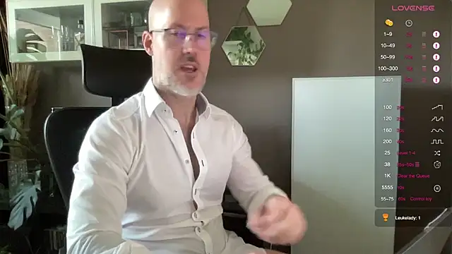 Snapshot of the_new_fit_rubinho chatting on April 17, 2026, 7:22 am the new fit rubinho online show from April 17, 2026, 7:22 am