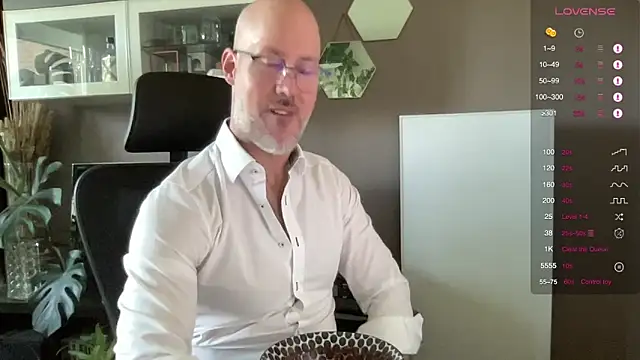 Snapshot of the_new_fit_rubinho chatting on May 21, 2026, 7:50 am the new fit rubinho online show from May 21, 2026, 7:50 am