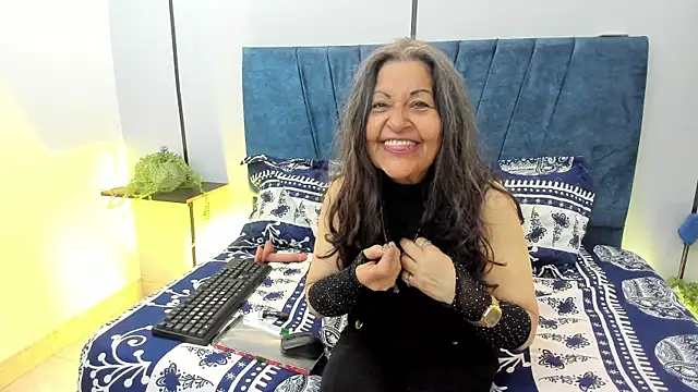 Snapshot of Victoriaa_Anderson chatting on July 29, 2026, 7:35 pm Victoriaa Anderson online show from July 29, 2026, 7:35 pm