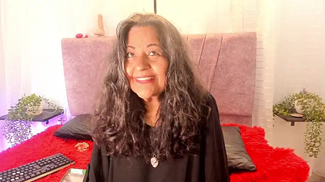 Snapshot of Victoriaa_Anderson chatting on June 3, 2026, 2:33 pm Victoriaa Anderson online show from June 3, 2026, 2:33 pm