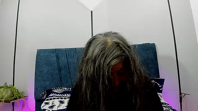 Snapshot of Victoriaa_Anderson chatting on August 5, 2026, 8:14 pm Victoriaa Anderson online show from August 5, 2026, 8:14 pm