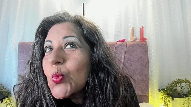 Victoriaa Anderson online show from March 13, 2026, 2:11 pm