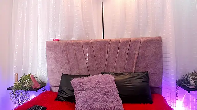 Snapshot of Victoriaa_Anderson chatting on June 2, 2026, 12:27 pm Victoriaa Anderson online show from June 2, 2026, 12:27 pm