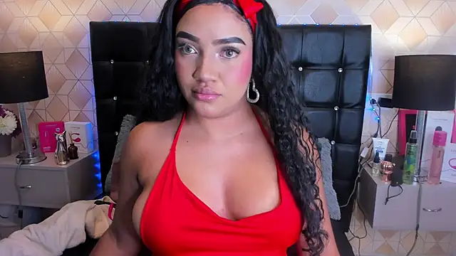 Snapshot of Mia_Beella chatting on November 19, 2025, 1:44 pm Mia Beella online show from November 19, 2025, 1:44 pm