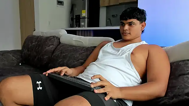 Snapshot of james_smithx chatting on November 10, 2025, 8:14 pm james smithx online show from November 10, 2025, 8:14 pm