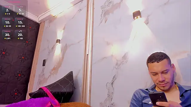 Aron and molly online show from March 12, 2026, 12:09 pm