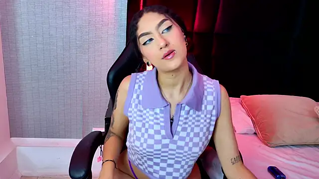 EllaEvanz online show from November 27, 2025, 7:25 pm