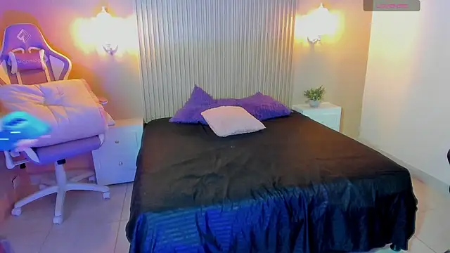 SashaSmithh1 online show from November 9, 2025, 5:55 am