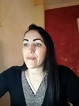 ArianaXFresh online show from November 21, 2025, 8:02 am