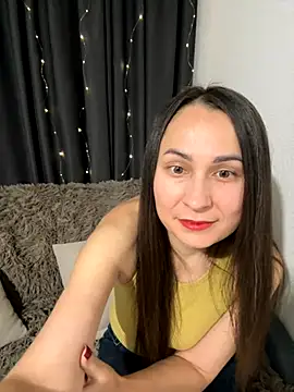 Snapshot of NikaGold7725 chatting on November 16, 2025, 6:45 pm NikaGold7725 online show from November 16, 2025, 6:45 pm