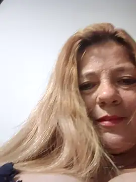 Snapshot of karlaanqui1 chatting on April 27, 2026, 10:13 am karlaanqui1 online show from April 27, 2026, 10:13 am