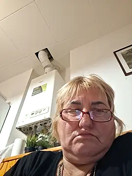 Snapshot of MilaTamila456 chatting on December 17, 2025, 11:10 pm MilaTamila456 online show from December 17, 2025, 11:10 pm