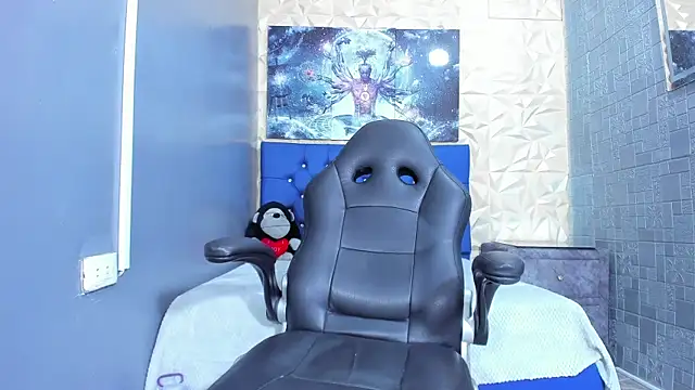 Snapshot of ElanGiraldo chatting on May 19, 2026, 11:23 pm ElanGiraldo online show from May 19, 2026, 11:23 pm