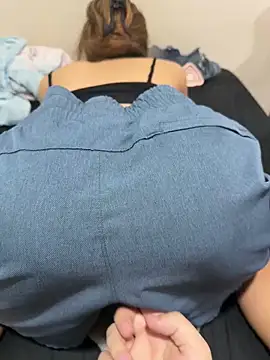 Snapshot of latinahorny11 chatting on April 5, 2026, 6:09 am latinahorny11 online show from April 5, 2026, 6:09 am