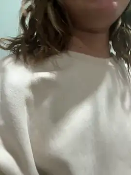 Snapshot of latinahorny11 chatting on February 17, 2026, 6:44 am latinahorny11 online show from February 17, 2026, 6:44 am