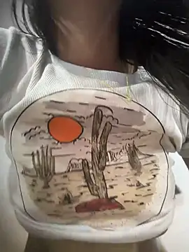 EmmiiGlow online show from June 8, 2026, 10:21 pm