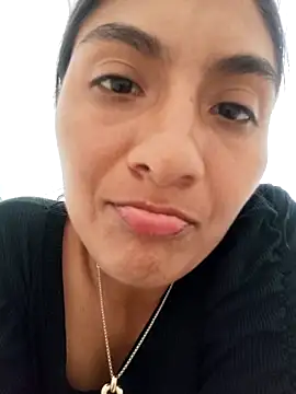 Snapshot of Uvit chatting on December 18, 2025, 8:45 pm Uvit online show from December 18, 2025, 8:45 pm