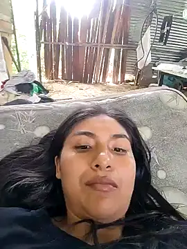 Snapshot of Uvit chatting on November 11, 2025, 5:19 pm Uvit online show from November 11, 2025, 5:19 pm