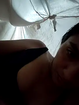 Snapshot of Uvit chatting on December 14, 2025, 4:08 am Uvit online show from December 14, 2025, 4:08 am