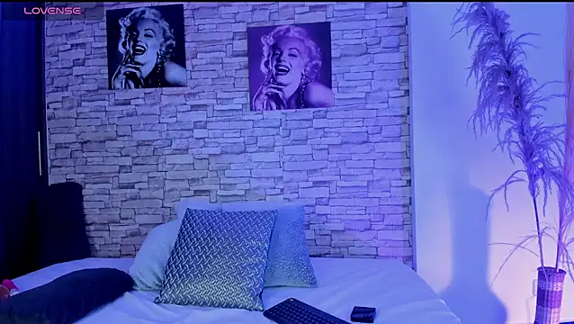 sofiaalarson online show from January 15, 2026, 11:13 am