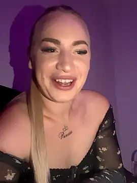 Snapshot of RuxyCatrina chatting on November 11, 2025, 2:28 am RuxyCatrina online show from November 11, 2025, 2:28 am