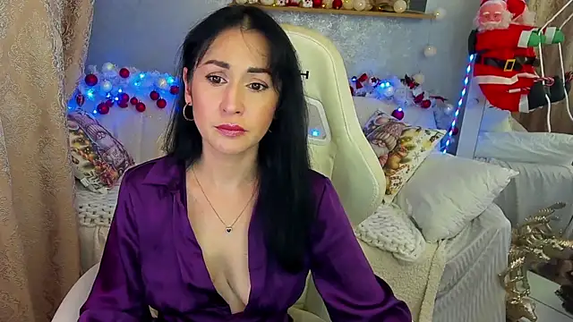 CarolinaaFoxyyy online show from December 20, 2025, 1:36 pm