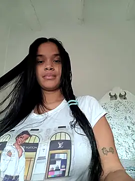 kyliecastell online show from November 30, 2025, 1:45 pm