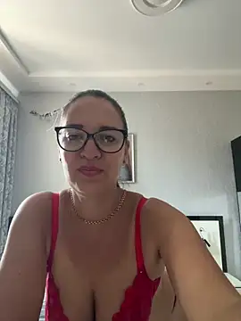 Milana8263 online show from May 5, 2026, 9:56 am