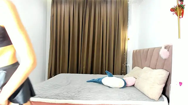 Snapshot of rose_hitakayama chatting on February 10, 2026, 10:42 pm rose hitakayama online show from February 10, 2026, 10:42 pm
