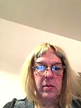 Snapshot of simone_xdressing chatting on January 13, 2026, 7:40 pm simone xdressing online show from January 13, 2026, 7:40 pm