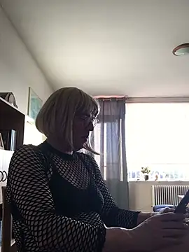 Snapshot of simone_xdressing chatting on January 26, 2025, 2:30 pm simone xdressing online show from January 26, 2025, 2:30 pm