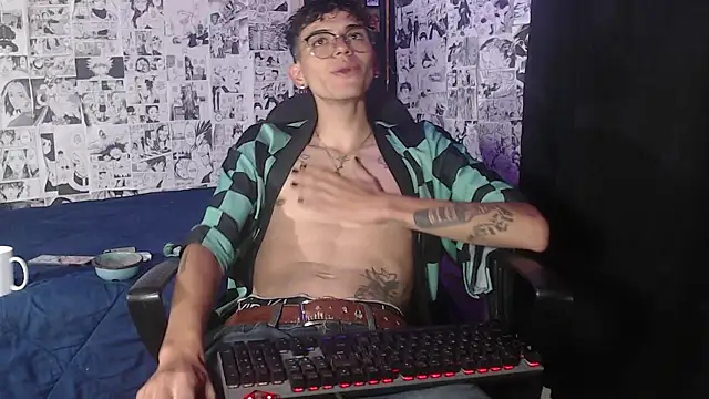 Mikey Ryu online show from November 11, 2025, 4:40 am