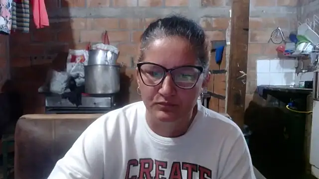 Sra Angelina online show from May 3, 2026, 3:33 am