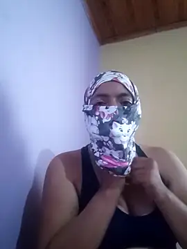 Snapshot of camilasuluaga chatting on November 17, 2025, 9:19 pm camilasuluaga online show from November 17, 2025, 9:19 pm