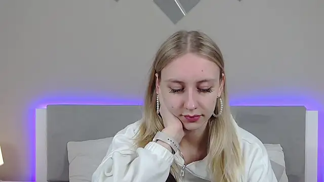 RachaelCute online show from April 25, 2026, 11:13 am