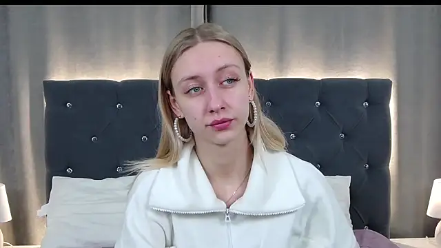 RachaelCute online show from April 26, 2026, 4:10 am
