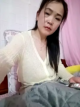 Feeling-hot online show from February 24, 2026, 7:04 pm