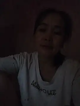 Snapshot of Feeling-hot chatting on August 3, 2026, 4:35 pm Feeling-hot online show from August 3, 2026, 4:35 pm